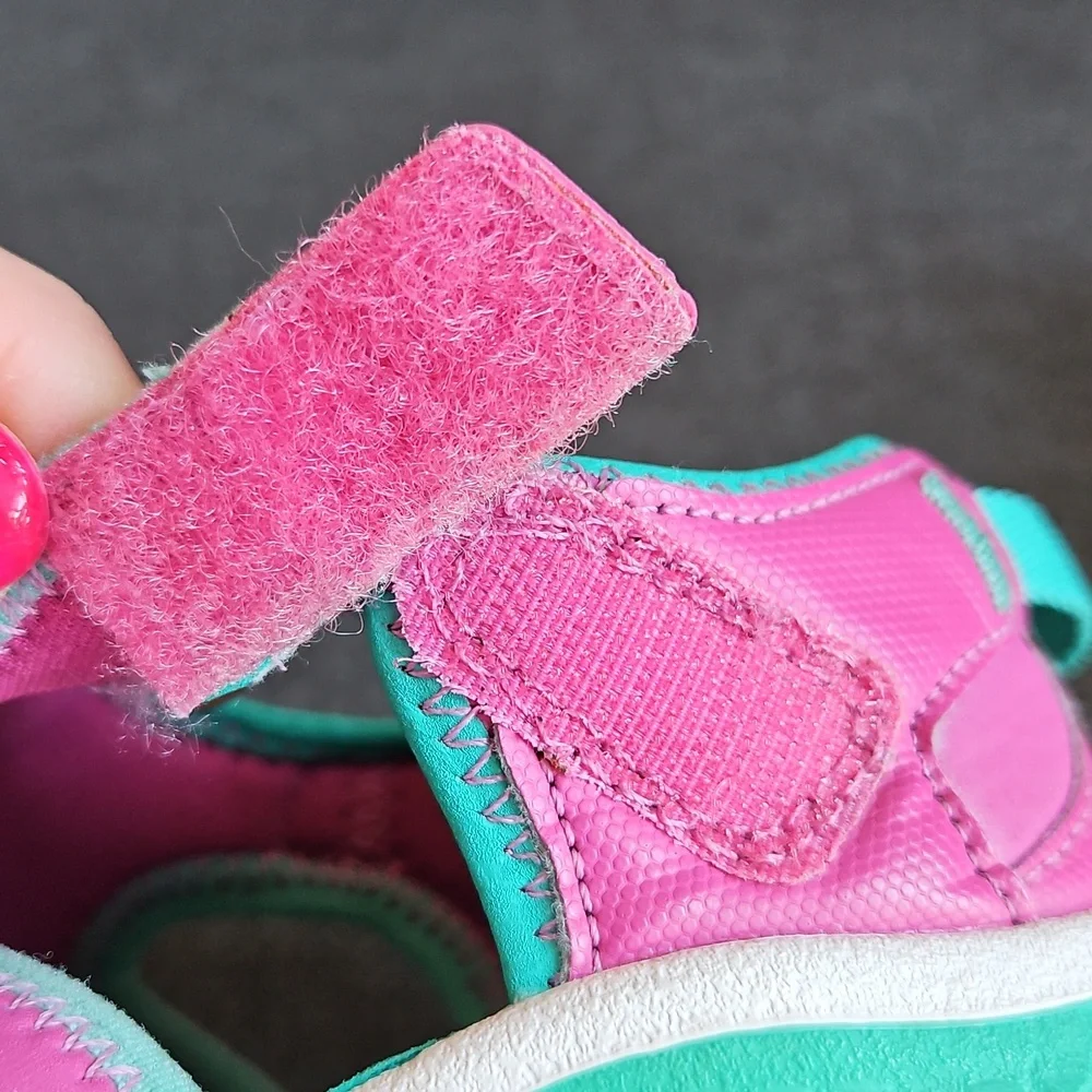 Two Pair Of Kids Water Shoes - Keen and Native - Picture 5 of 13